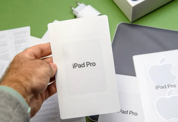 Nieuwe Computers van Apple ipad Pro tablet — Stockfoto