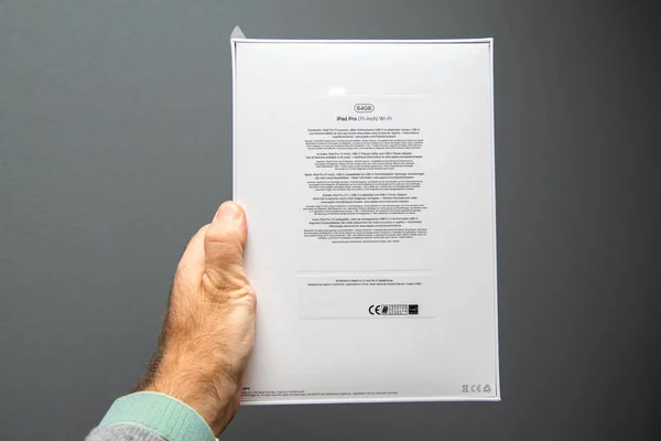 Nuevo Apple Computers iPad Pro caja de embalaje para tabletas — Foto de Stock