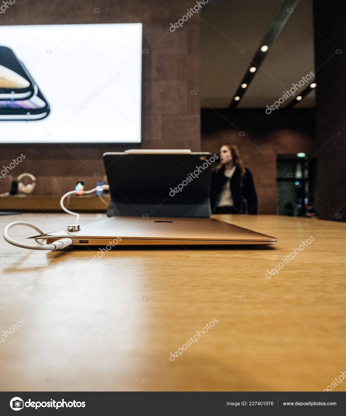 CON MACBOOK CHIUSO SCARICARE
