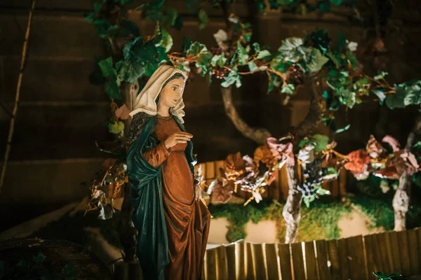 Рождественская сцена в соборе Нотр-Дам — стоковое фото