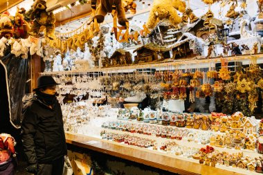 Turist Noel kar küreleri hayran şapka ile