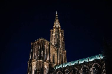 Notre-Dame de Strazburg Katedrali'ne merkezi Strasbourg