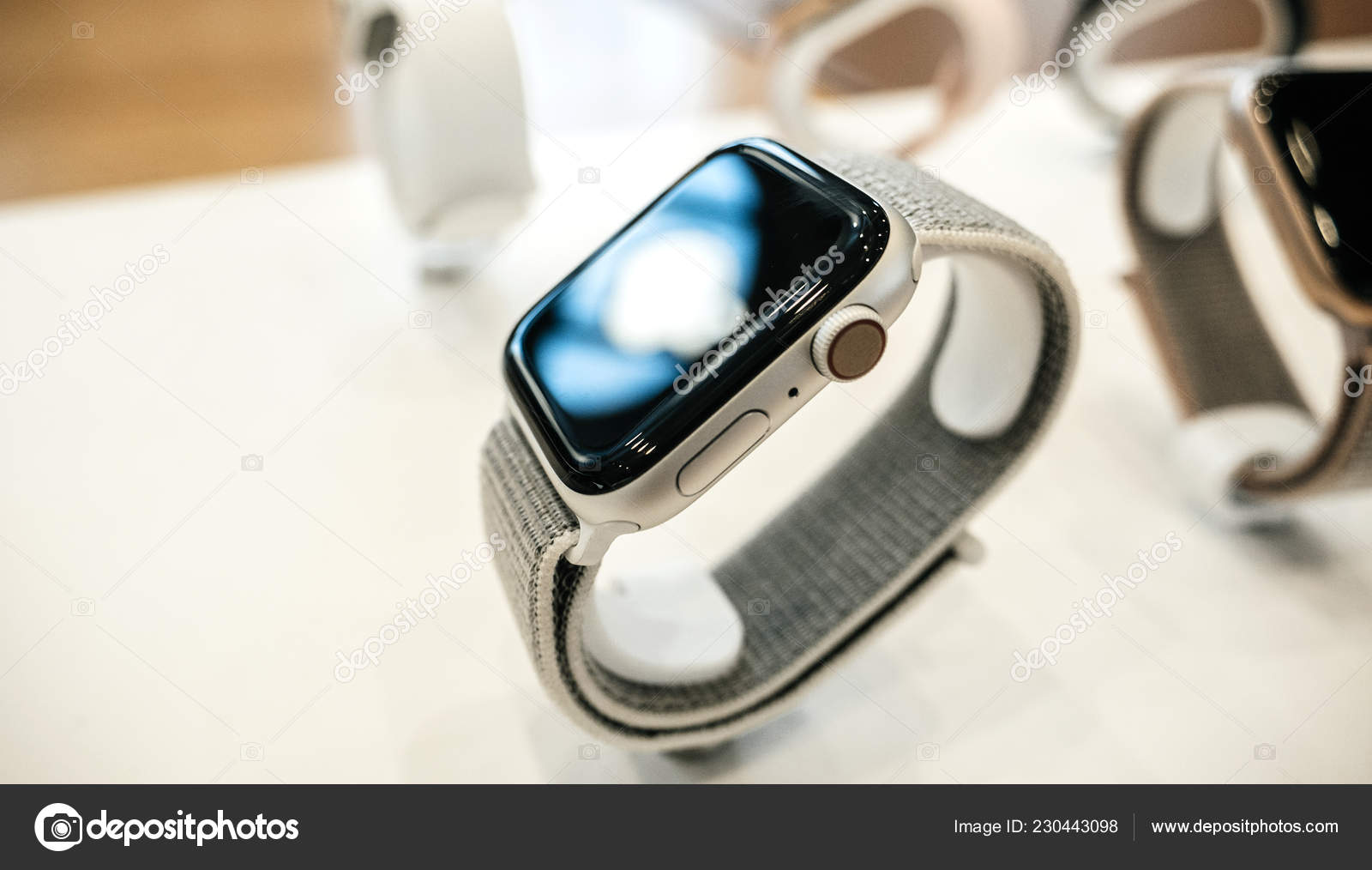 apple watch series 4 stock