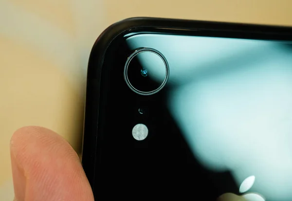 Apple Computers iPhone XR rear smartphone camera — Stock Photo, Image