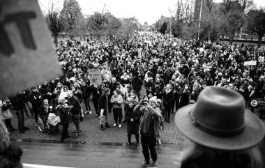 Marche Pour Le Climat U önünde Fransa'da, yürüyen insanlar