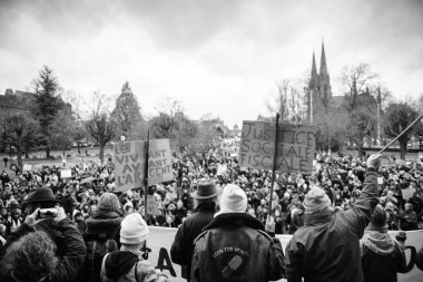Marche Pour Le Climat U önünde Fransa'da, yürüyen insanlar