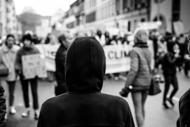 Marche Pour Le Climat Mart protesto gösteri Fransız Viyadükler üzerinde
