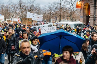 Marche Pour Le Climat Mart protesto gösteri Fransız Viyadükler üzerinde