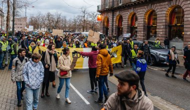 Marche Pour Le Climat Mart protesto gösteri Fransız Viyadükler üzerinde