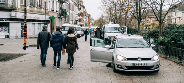 Police securing city during Marche Pour Le Climat march protect — Stock Photo, Image