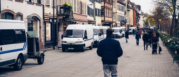 Polizei sichert Stadt bei "Marche pour le Climat" — Stockfoto