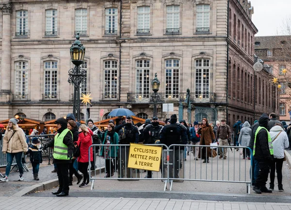 Police officers surveilling Christmas Market in France — Stock Photo, Image