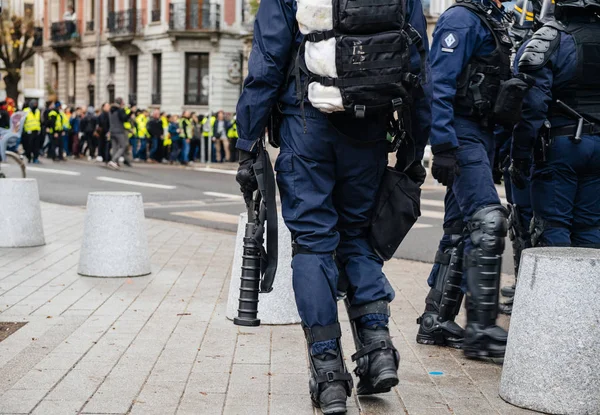 Detalhe do equipamento policial durante protesto na França — Fotografia de Stock