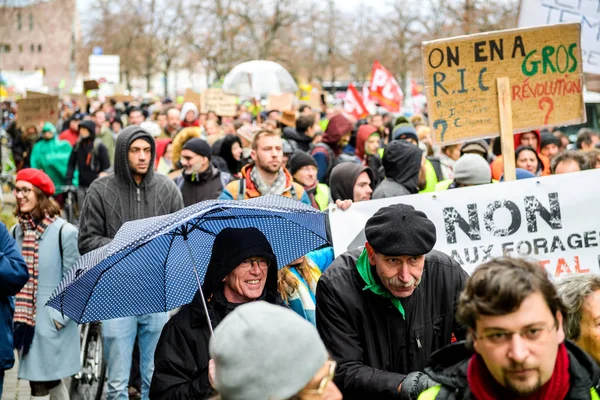 Marche Pour Le Climat marcha proteger em pessoas de rua francesas com — Fotografia de Stock