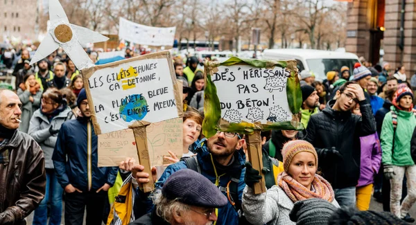 Marche Pour Le Climat march protest demonstration on French stre — Stock Photo, Image