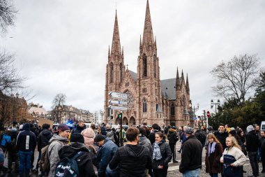 Merkezi Strasbourg toplama rowd 