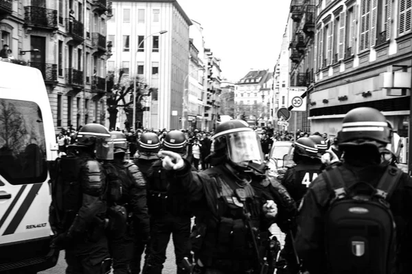 Strasbourg Francia Diciembre 2018 Oficiales Policía Aseguran Zona Frente Los — Foto de Stock