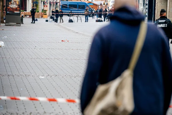 Policía vigilando escena de ataque terrorista tras ataque Strasbour — Foto de Stock