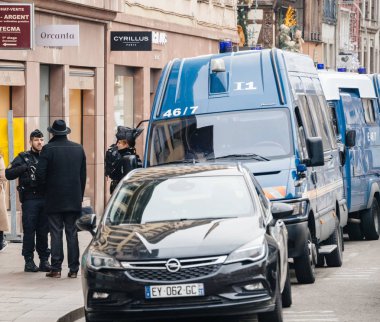 Polis Vanlar ve Noel pazarı göz hapsinde güvenliğini sağlama subay ben