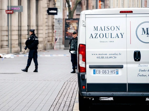 Policía vigilando escena de ataque terrorista tras ataque Strasbour — Foto de Stock