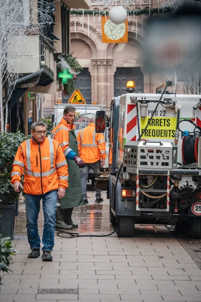 Kamu hizmetleri süpürmek van kan lekesi Strasbou sonra Temizleme