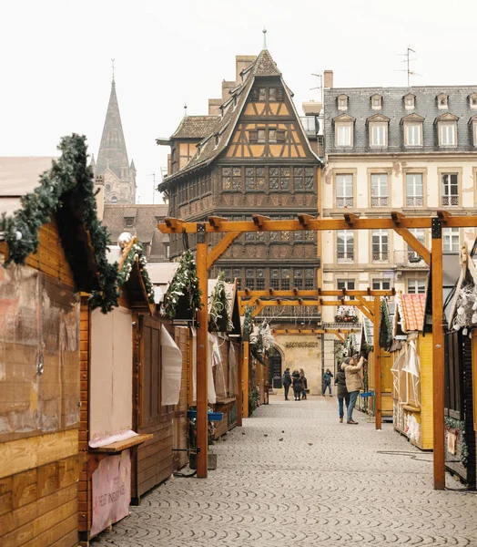 Kerstmarkt na de terroristische aanslagen in Straatsburg gesloten - — Stockfoto