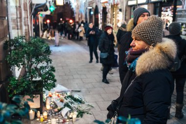Haraç Terro mağdurlarına ödeme Strasbourg kişilerde yas