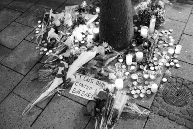 Haraç Terro mağdurlarına ödeme Strasbourg kişilerde yas