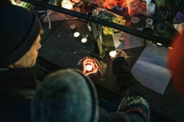 Haraç Terro mağdurlarına ödeme Strasbourg kişilerde yas