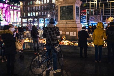 Haraç Terro mağdurlarına ödeme Strasbourg kişilerde yas