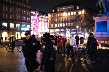 Haraç Terro mağdurlarına ödeme Strasbourg kişilerde yas