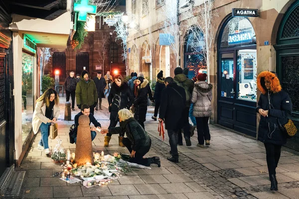 Luto en Estrasburgo homenajea a las víctimas del Terro — Foto de Stock