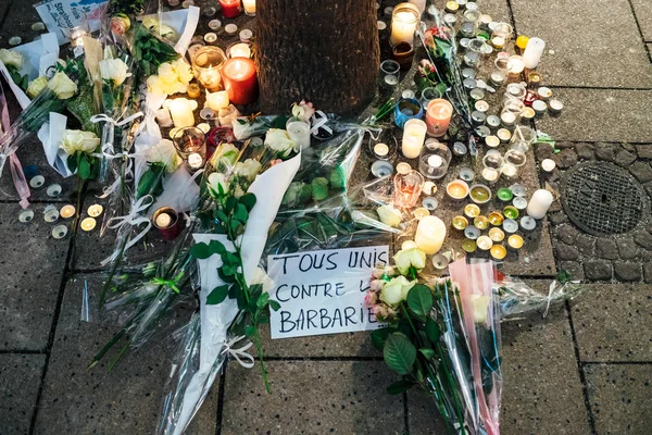 Luto en Estrasburgo homenajea a las víctimas del Terro —  Fotos de Stock