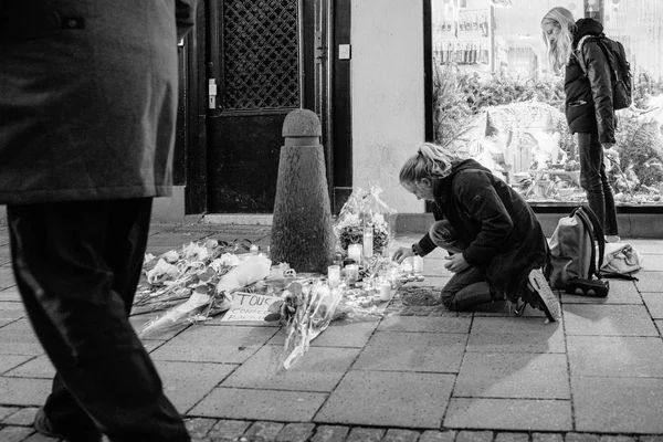 Il lutto a Strasburgo rende omaggio alle vittime di Terro — Foto Stock