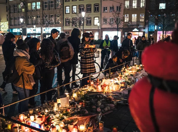 Luto en Estrasburgo homenajea a las víctimas del Terro — Foto de Stock