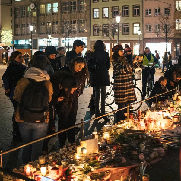 Luto en Estrasburgo homenajea a las víctimas del Terro — Foto de Stock