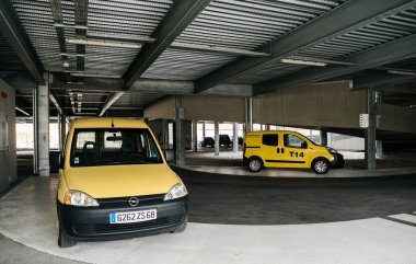 EuroAirport sarı hizmet van