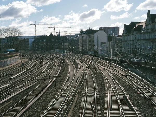 Hamburg ráno scéna s řádky kolejnice — Stock fotografie