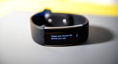 Yeni Microsoft Band 2 ikinci nesil akıllı Grup