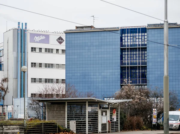 Iew para a fábrica de doces Mondelez em Estrasburgo fabricante de Milka — Fotografia de Stock