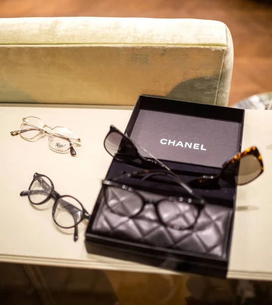 Luxury Chanel sunglasses — Stock Photo, Image