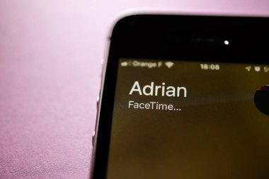 Apple iphone ile Facetime Se arama