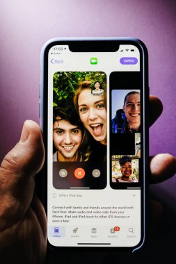 Apple iphone Xs ile Facetime app App Store içinde