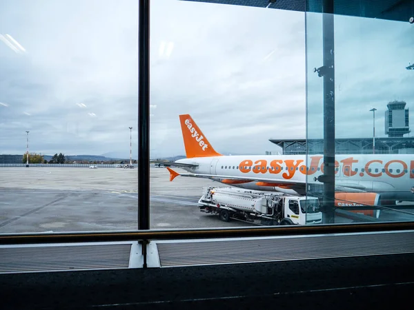 Airbus Boeing Exploitatiedoor Easyjet luchtvaartmaatschappijen luchthaven — Stockfoto