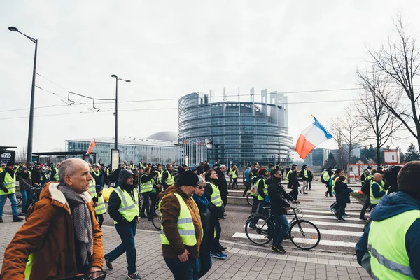 Manifestaciones contra el Gobierno frente al Parlamento Europeo — Foto de Stock
