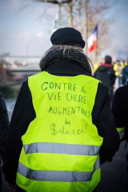 tezahürü pahalı hayat karşı-Avrupa Parlamentosu artış ücret