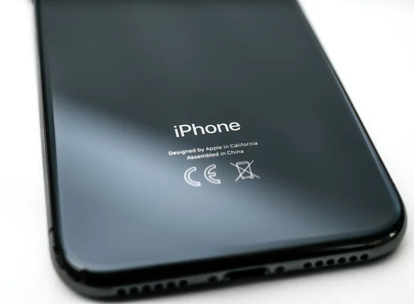 Ontworpen door apple in Californië gemaakt in China iphone Xs glas — Stockfoto