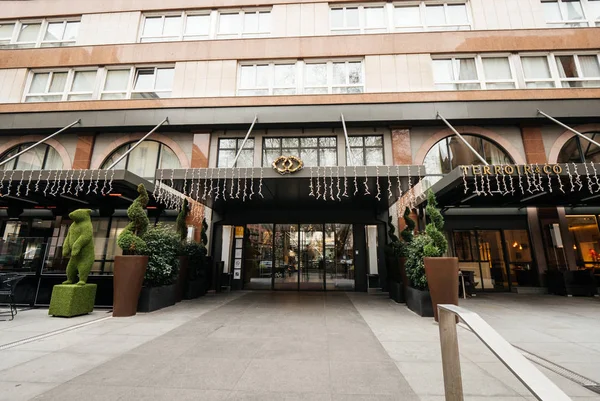 Hôtel Sofitel dans la façade centrale de Strasbourg porte du bâtiment — Photo