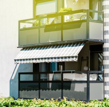 Tente balkon gözle terracy apartman binaları 