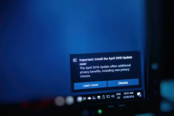 Nisan 2018 Microsoft Windows Update güncelleme mesajı — Stok fotoğraf